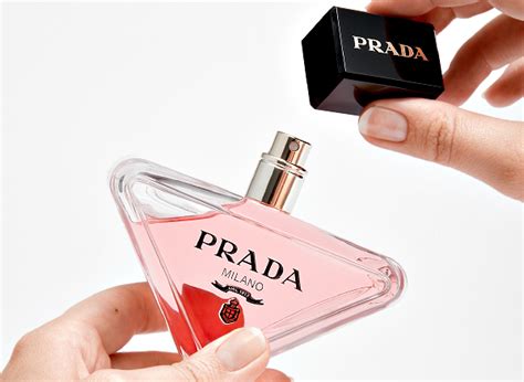 Prada Paradoxe Eau de Parfum Review .